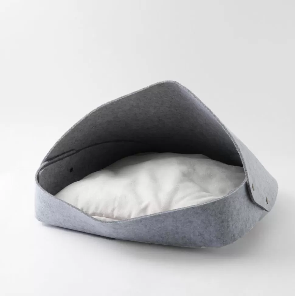 Interior*MonCheri Cushion Felt Bed